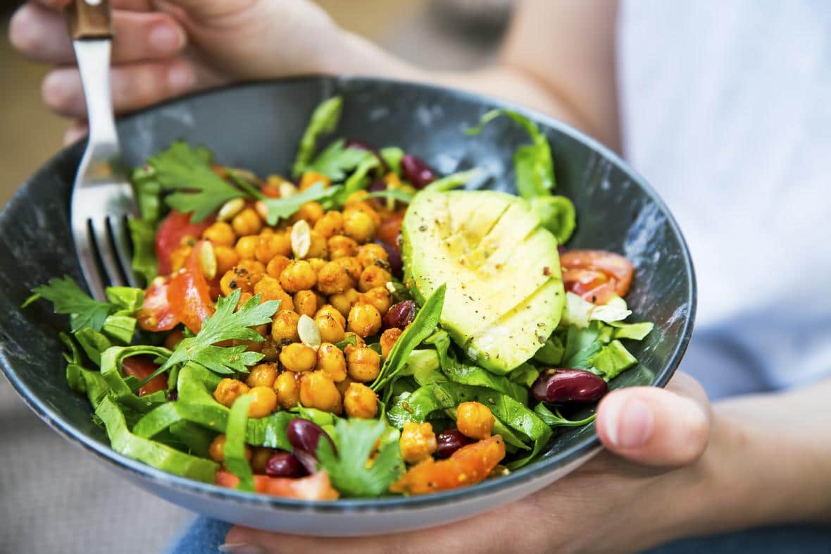 Salad with chickpeas and beans
