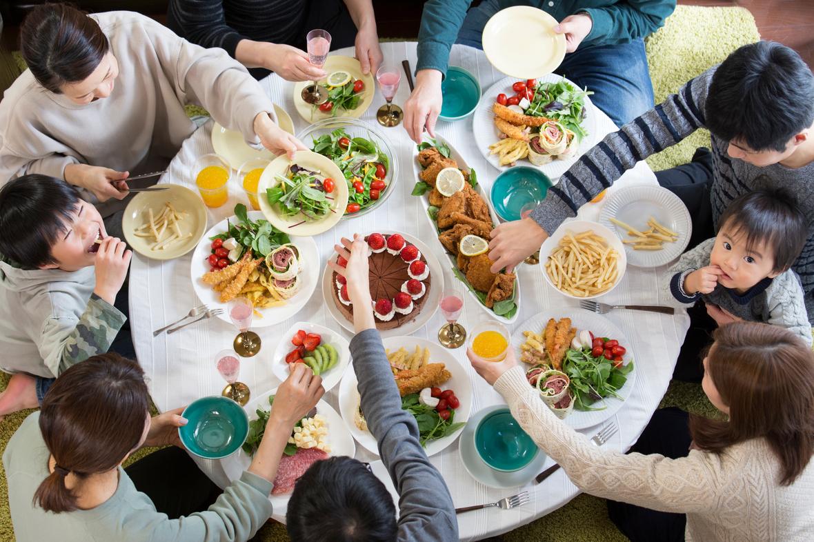 Japanese family eating a meal.jpeg